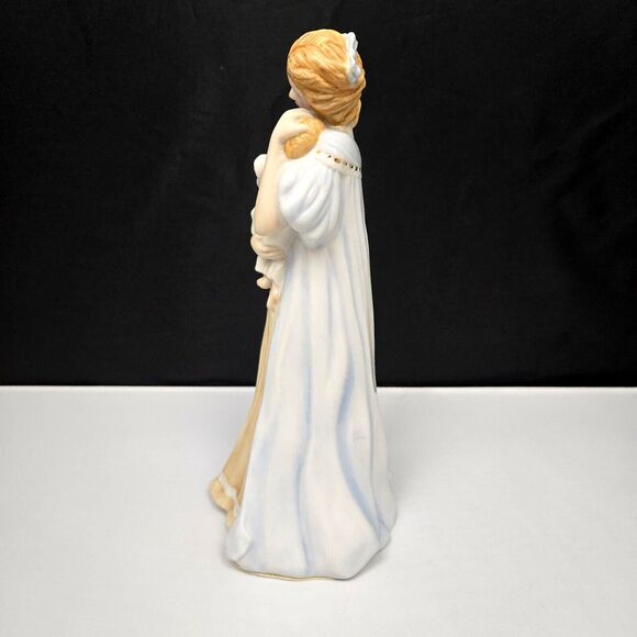 A Mother's Love by Glenis Devereaux Franklin Mint Fine Porcelain Figurine 6.75" - Picture 7 of 11